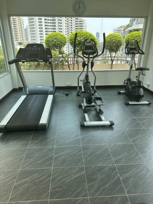 Delightful Condo In Central Location At Sukhumvit 49 Bangkok Exterior photo